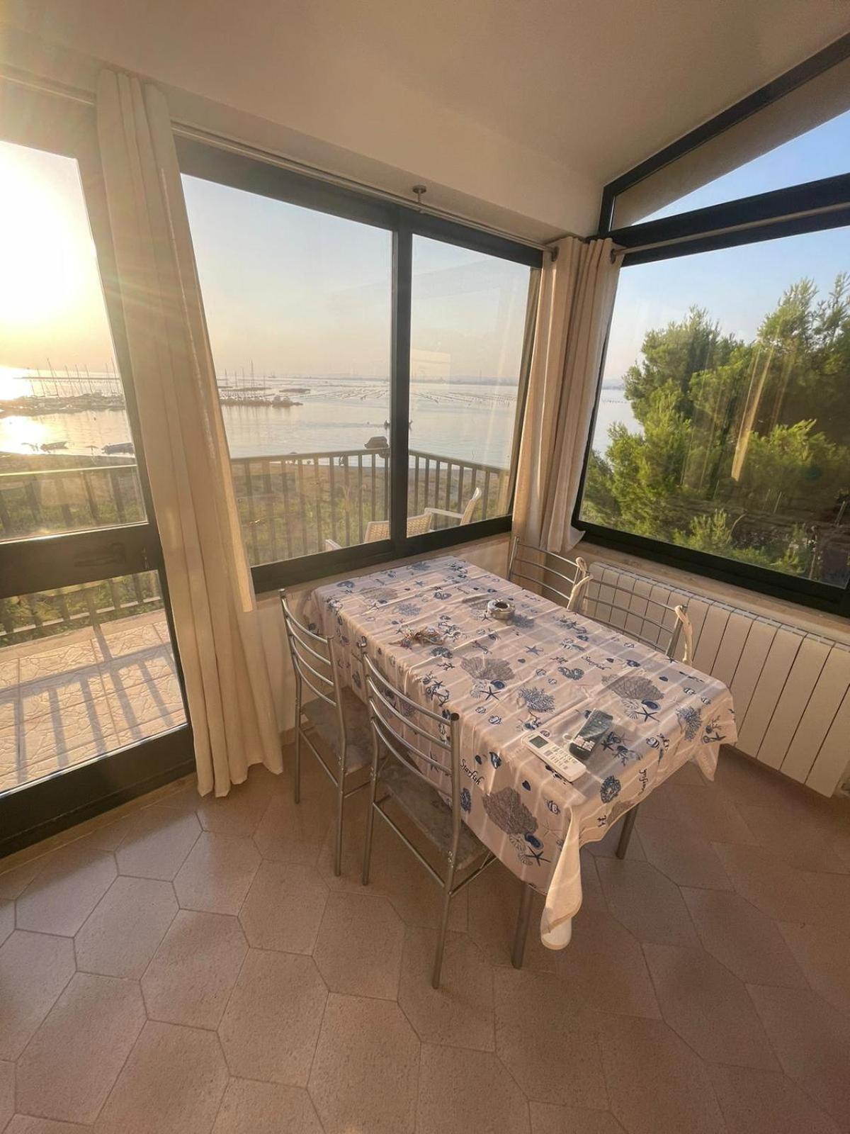 Besanvito - Sea Apartments Tarente Buitenkant foto